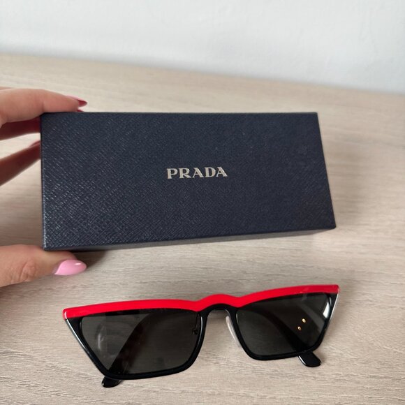 NWOT Prada SPR19U Low Angle Cut Cat-eye Sunglasses In Black & Red - Picture 3 of 12